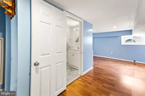 205 S Exeter St, Baltimore, MD 21202 photo 46