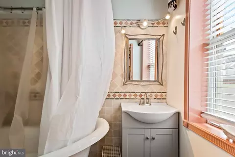 205 S Exeter St, Baltimore, MD 21202 photo 41