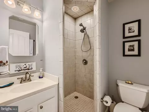 426 E Randall St, Baltimore, MD 21230 photo 21