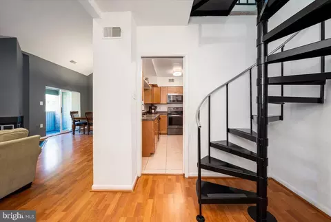 1702 Mount Washington Ct #K, Baltimore, MD 21209 photo 2
