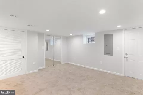 3402 W Franklin St, Baltimore, MD 21229 photo 7