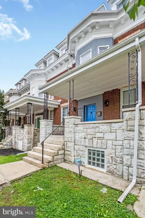 943 Brooks Ln, Baltimore, MD 21217 photo 4