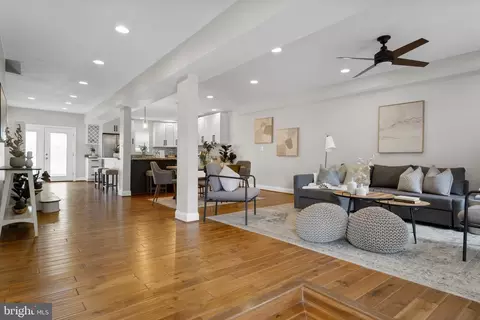 943 Brooks Ln, Baltimore, MD 21217