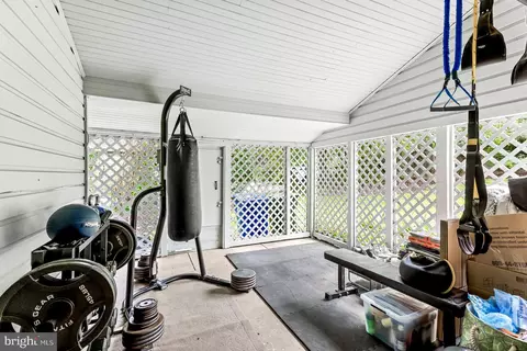 1809 Dixon Rd, Baltimore, MD 21209 photo 31