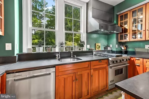 1809 Dixon Rd, Baltimore, MD 21209 photo 22