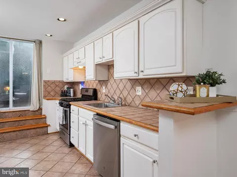 603 S Durham St, Baltimore, MD 21231 photo 8