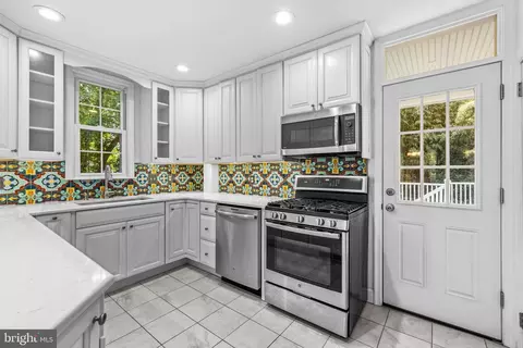 415 E Lake Ave, Baltimore, MD 21212 photo 10