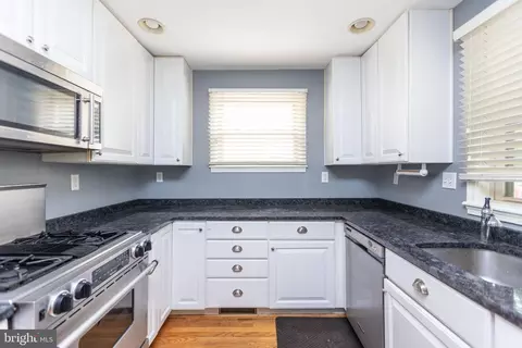 5717 Kenmore Rd, Baltimore, MD 21210 photo 9