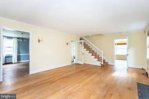 5717 Kenmore Rd, Baltimore, MD 21210 photo 4