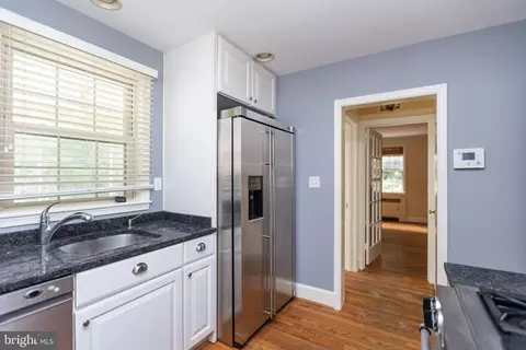 5717 Kenmore Rd, Baltimore, MD 21210 photo 8