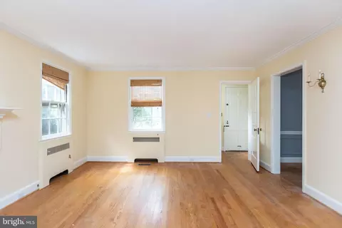 5717 Kenmore Rd, Baltimore, MD 21210 photo 3