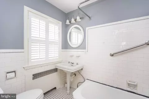 5717 Kenmore Rd, Baltimore, MD 21210 photo 32