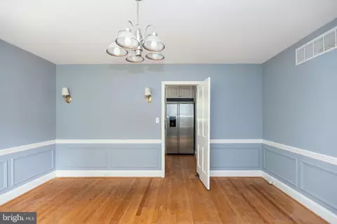 5717 Kenmore Rd, Baltimore, MD 21210 photo 14