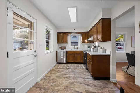 2907 E Strathmore Ave E, Baltimore, MD 21214 photo 9