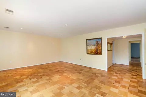 1 Hamill Rd #1F, Baltimore, MD 21210 photo 4