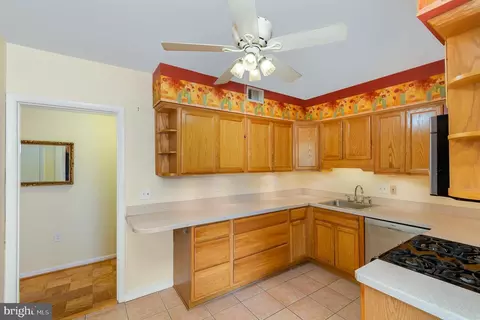 1 Hamill Rd #1F, Baltimore, MD 21210 photo 9