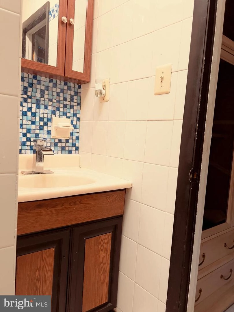 2631 Garrett Ave, Baltimore, MD 21218 photo 9