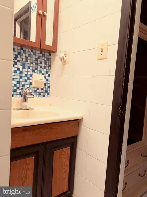2631 Garrett Ave, Baltimore, MD 21218 photo 9