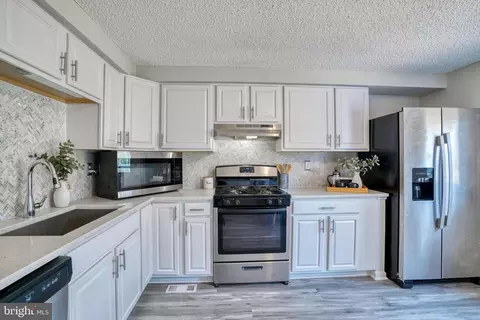 Kitchen - 516 Wyeth St, Baltimore, MD 21230 photo 3 of 4