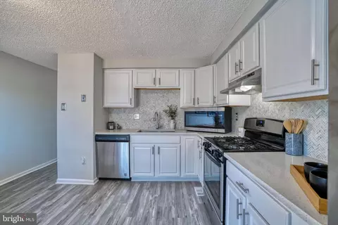 Kitchen - 516 Wyeth St, Baltimore, MD 21230 photo 4 of 4