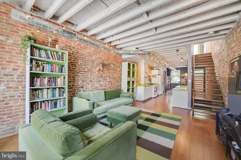 2639 N Howard St N, Baltimore, MD 21218