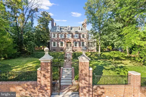 818 W University Pkwy, Baltimore, MD 21210