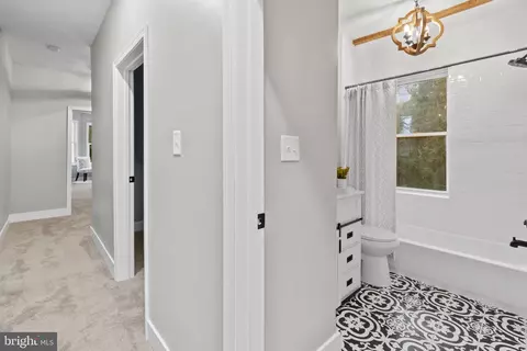 724 E 43rd St, Baltimore, MD 21212 photo 28