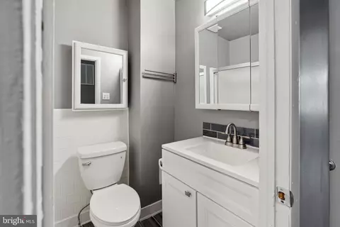 Bath - 2537 Quantico Ave, Baltimore, MD 21215 photo 6 of 6