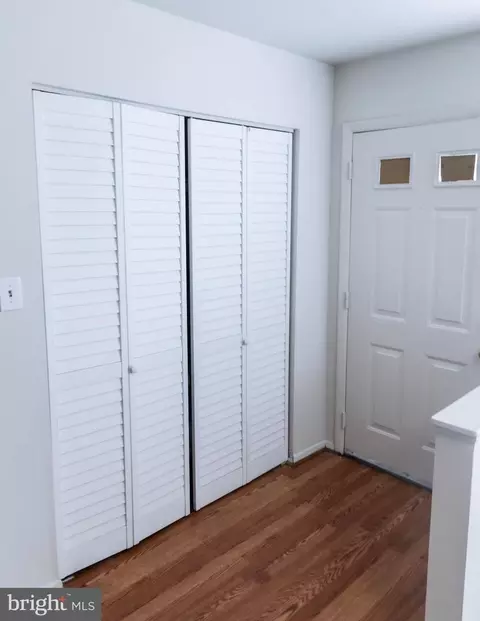 23 12 Cobber Ln, Baltimore, MD 21229 photo 3