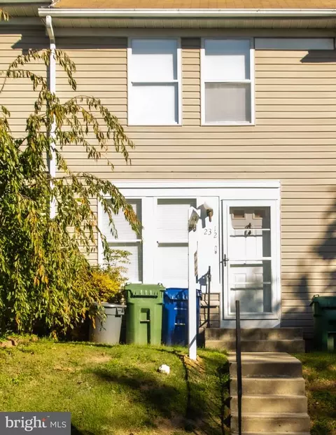 23 12 Cobber Ln, Baltimore, MD 21229 photo 2