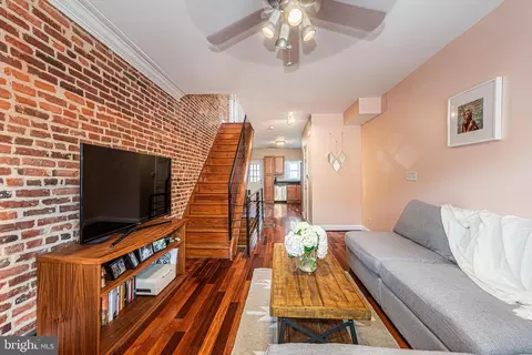 425 S Robinson St, Baltimore, MD 21224 photo 2