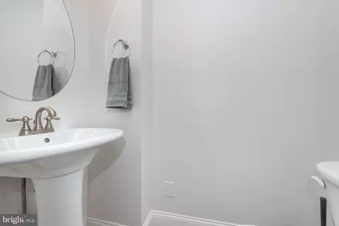 425 S Robinson St, Baltimore, MD 21224 photo 7