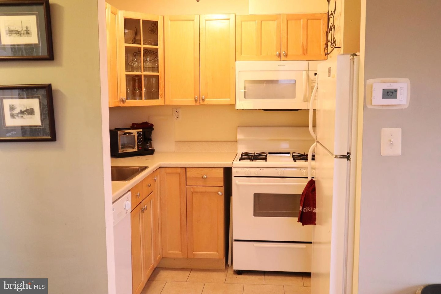 4407 Falls Bridge Dr #E, Baltimore, MD 21211 photo 2