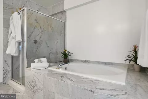 100 Harborview Dr #2202, Baltimore, MD 21230 photo 28