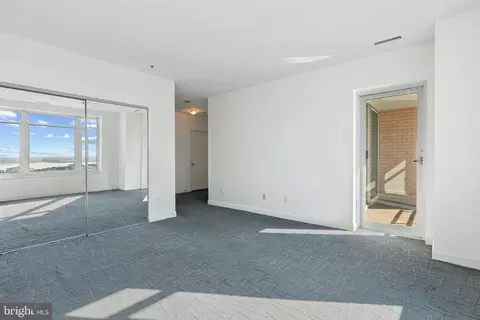 100 Harborview Dr #2202, Baltimore, MD 21230 photo 24
