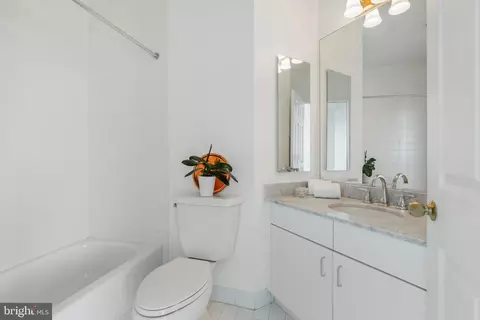 100 Harborview Dr #2202, Baltimore, MD 21230 photo 18