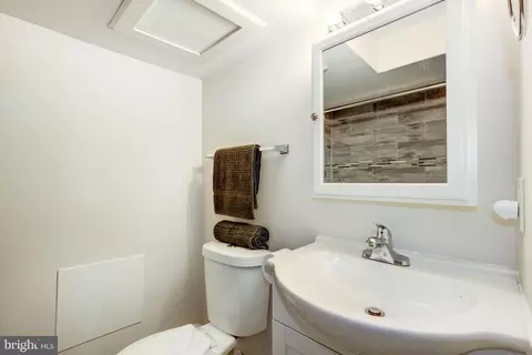 Bath - 3619 Brehms Ln, Baltimore, MD 21213 photo 5 of 5