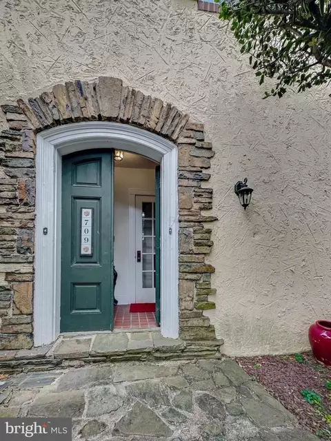 707 Dryden Dr, Baltimore, MD 21229 photo 5