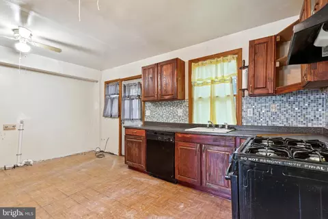 313 Charter Oak Ave, Baltimore, MD 21212 photo 14