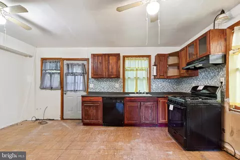 313 Charter Oak Ave, Baltimore, MD 21212 photo 13