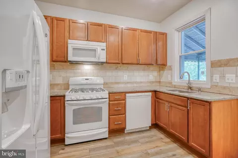 529 E 38th St, Baltimore, MD 21218 photo 11