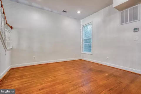 529 E 38th St, Baltimore, MD 21218 photo 9