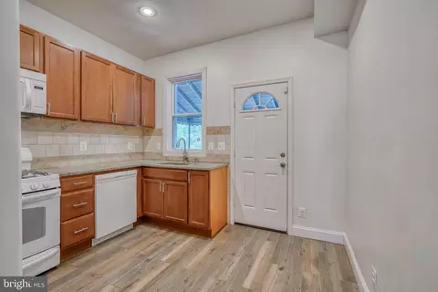 529 E 38th St, Baltimore, MD 21218 photo 12
