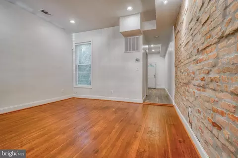 529 E 38th St, Baltimore, MD 21218 photo 8
