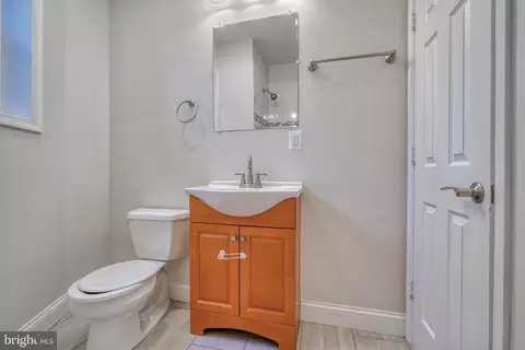 529 E 38th St, Baltimore, MD 21218 photo 24