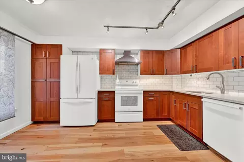 124 N Wolfe St, Baltimore, MD 21231 photo 9