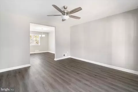 653 Brisbane Rd, Baltimore, MD 21229 photo 9