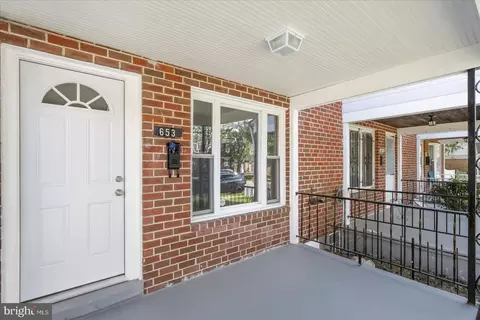 653 Brisbane Rd, Baltimore, MD 21229 photo 3