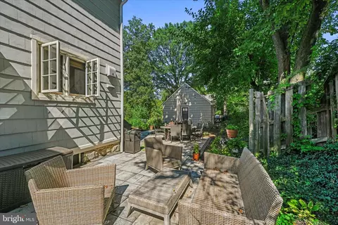 306 Saint Dunstans Rd, Baltimore, MD 21212 photo 37