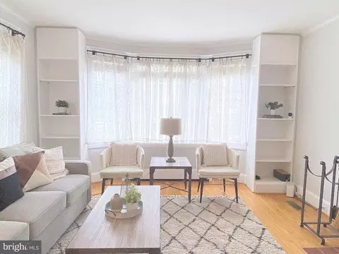 306 Saint Dunstans Rd, Baltimore, MD 21212 photo 8